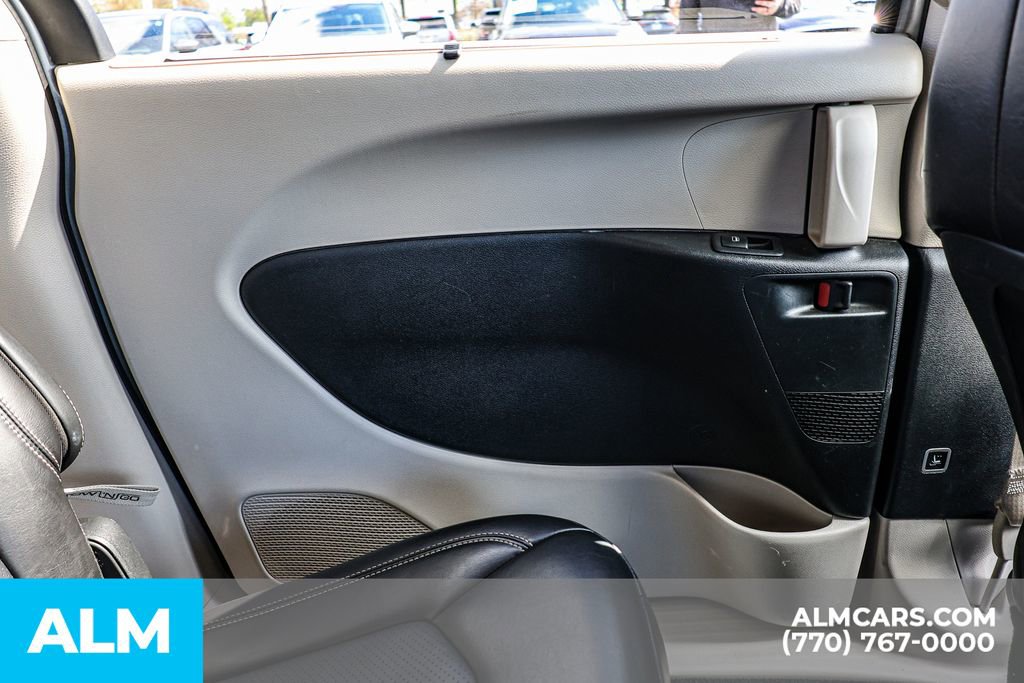 2024 Chrysler Pacifica Touring-L