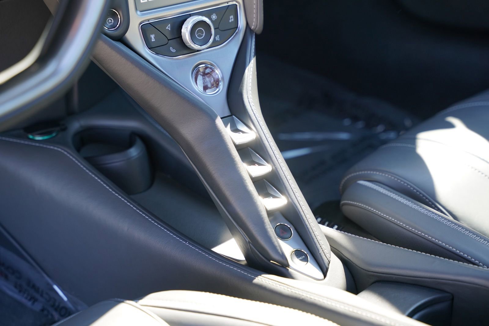 Used 2018 McLaren 720S Luxury photo 10