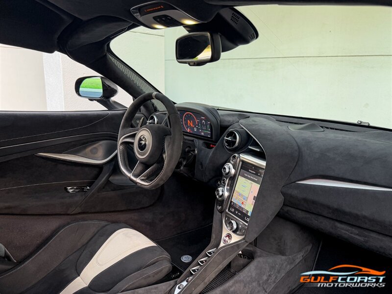 Used 2021 McLaren 720S Performance photo 34