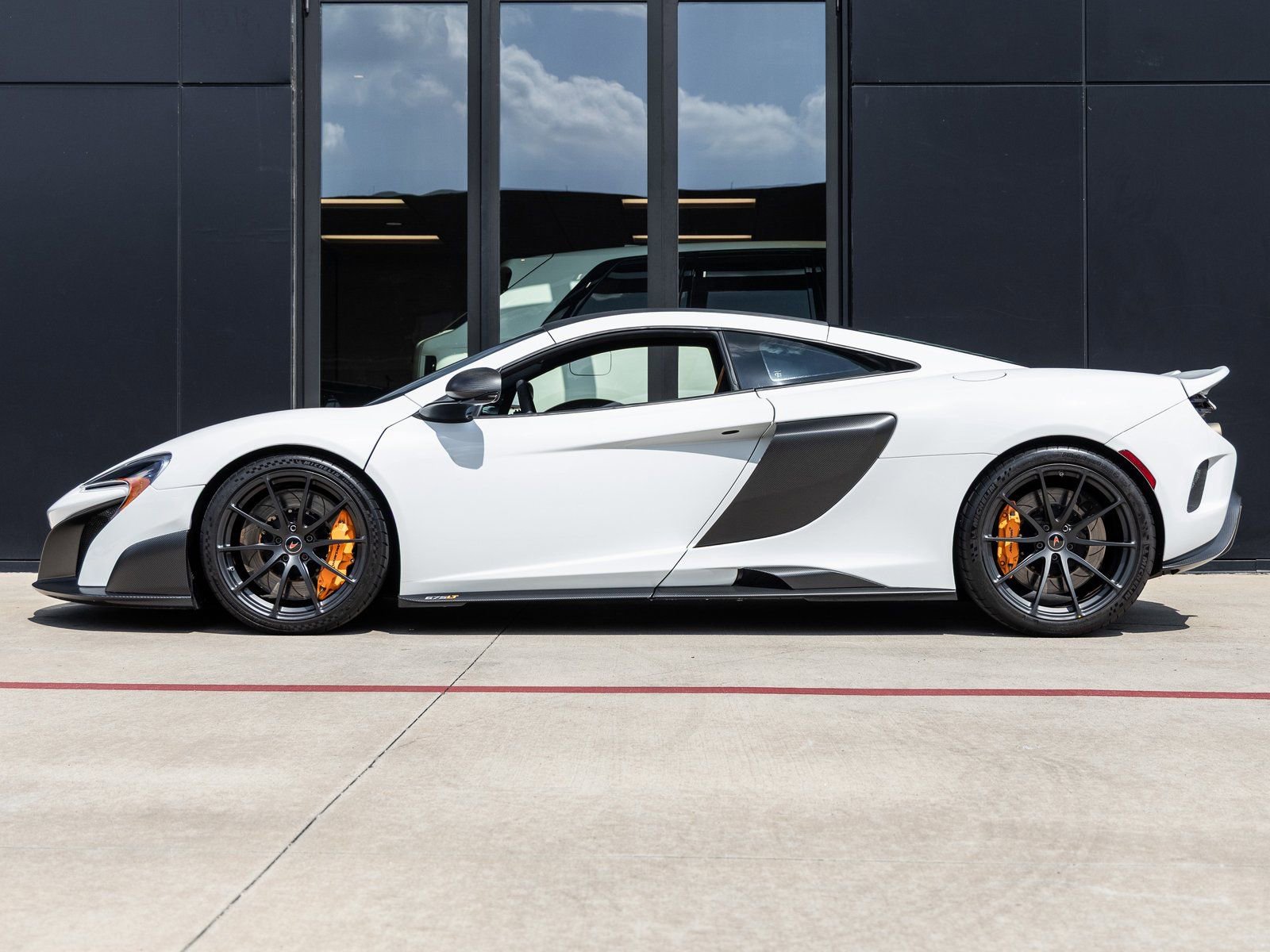 Used 2016 McLaren 675LT Coupe photo 10
