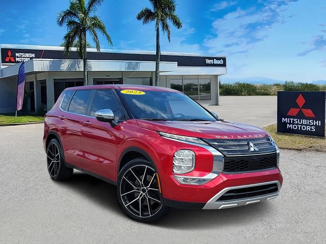 Used 2023 Mitsubishi Outlander SE