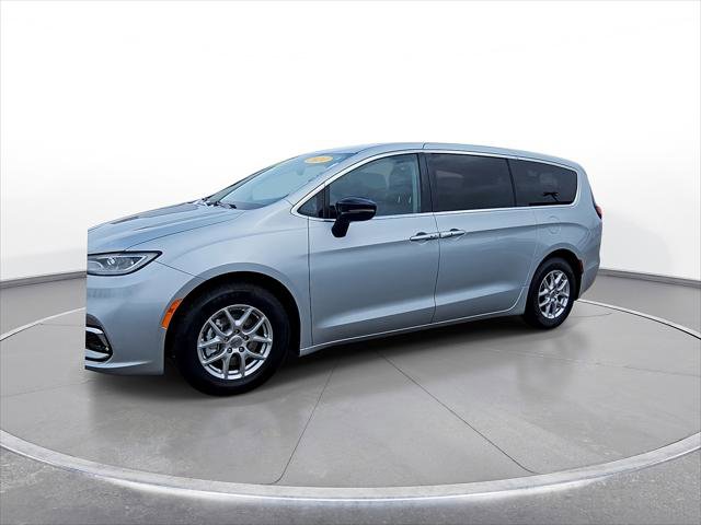 2024 Chrysler Pacifica Touring-L