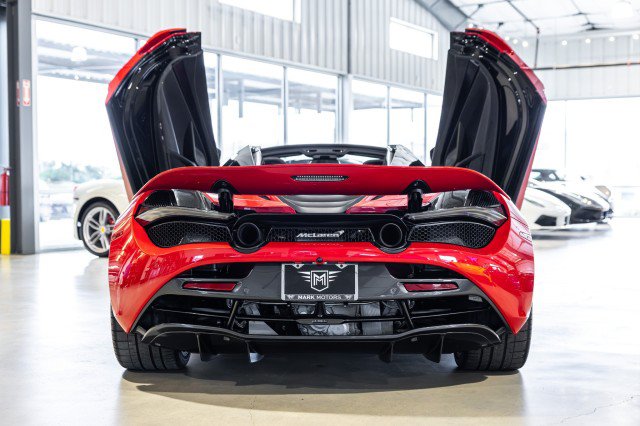 Used 2022 McLaren 720S Performance photo 5