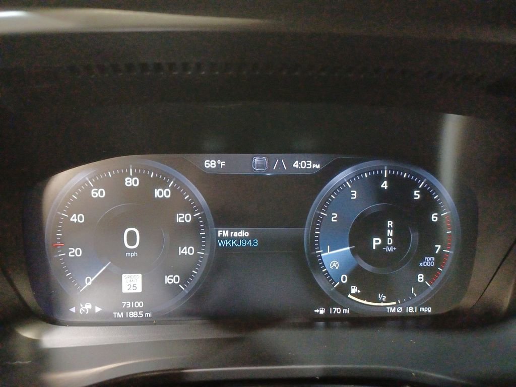 2022 Volvo Xc40 T5 R-Design