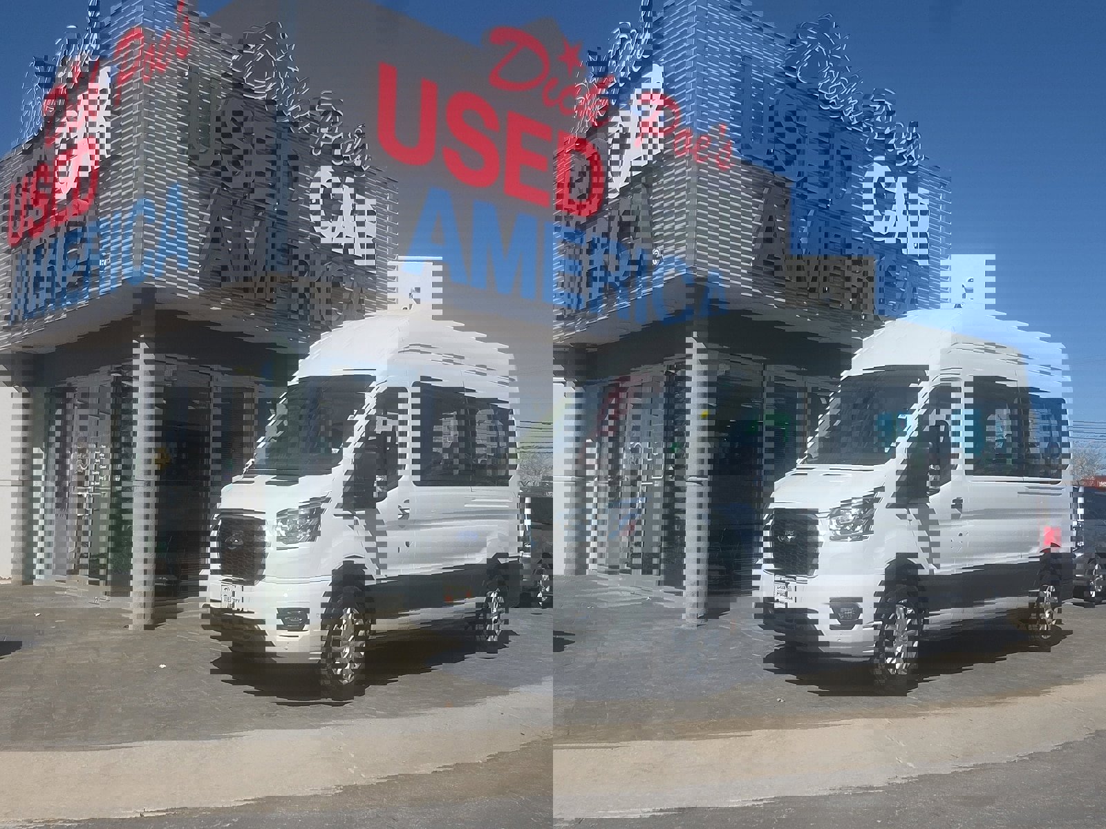 2023 Ford Transit 350 XLT