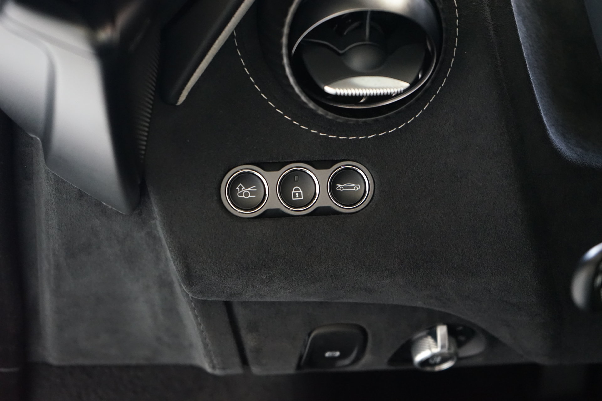 Used 2024 McLaren 750S photo 33