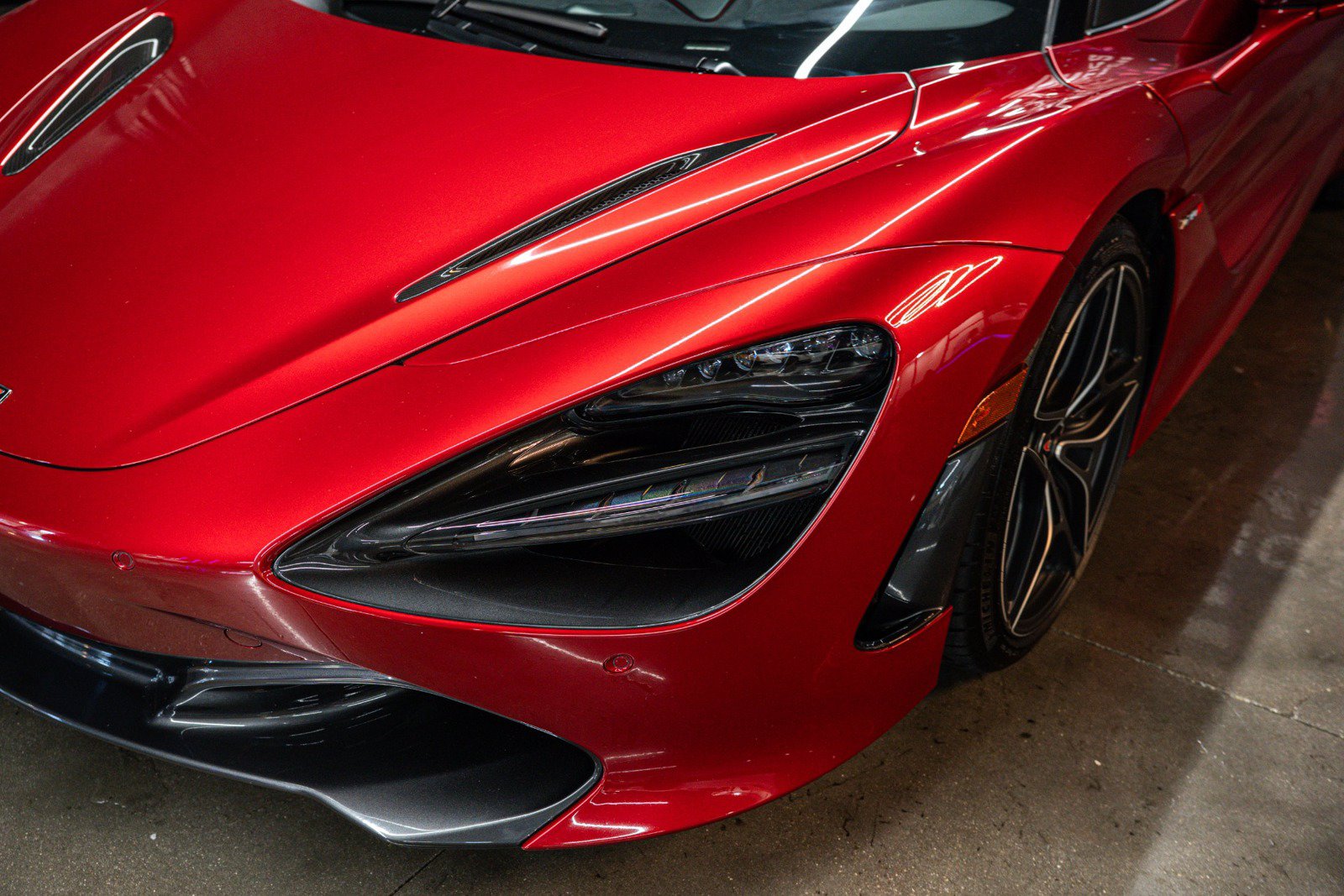 Used 2018 McLaren 720S photo 15