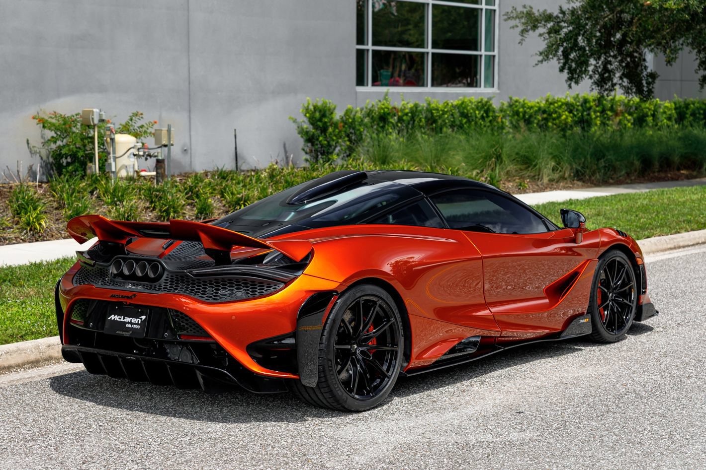 Used 2021 McLaren 765LT photo 6