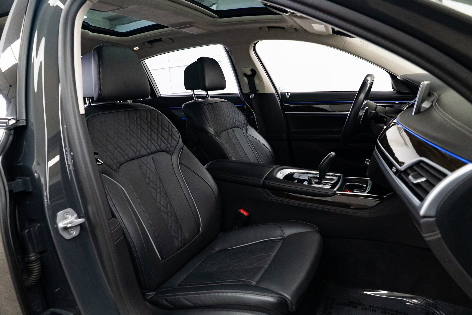 2022 BMW M760i xDrive