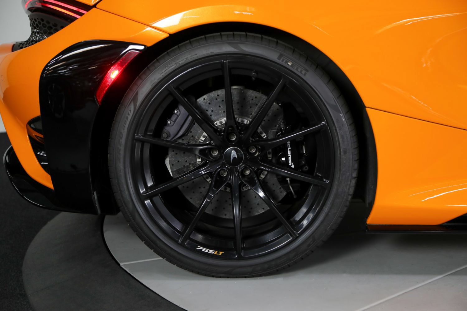 Used 2021 McLaren 765LT photo 30