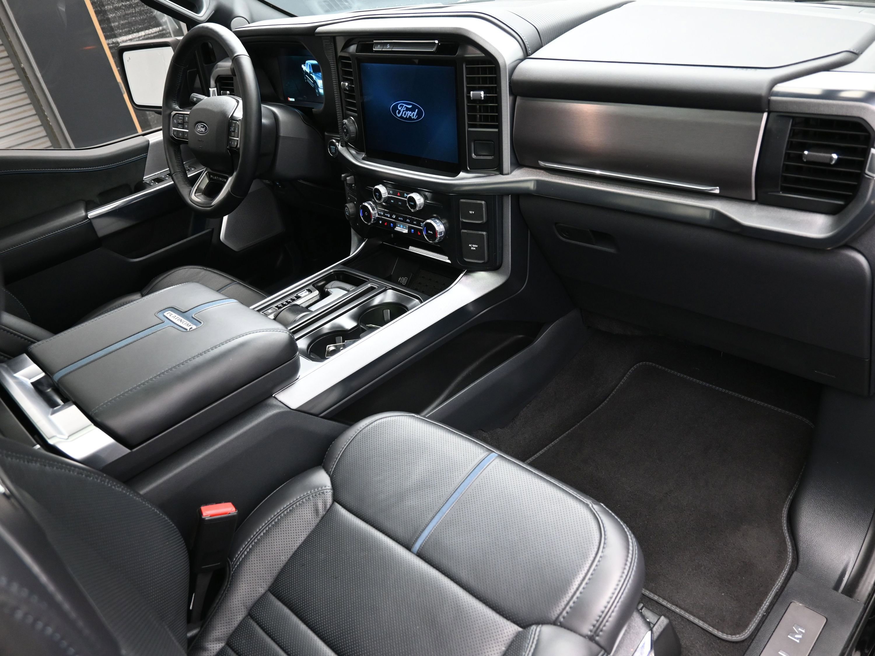 2025 Ford F150 Platinum