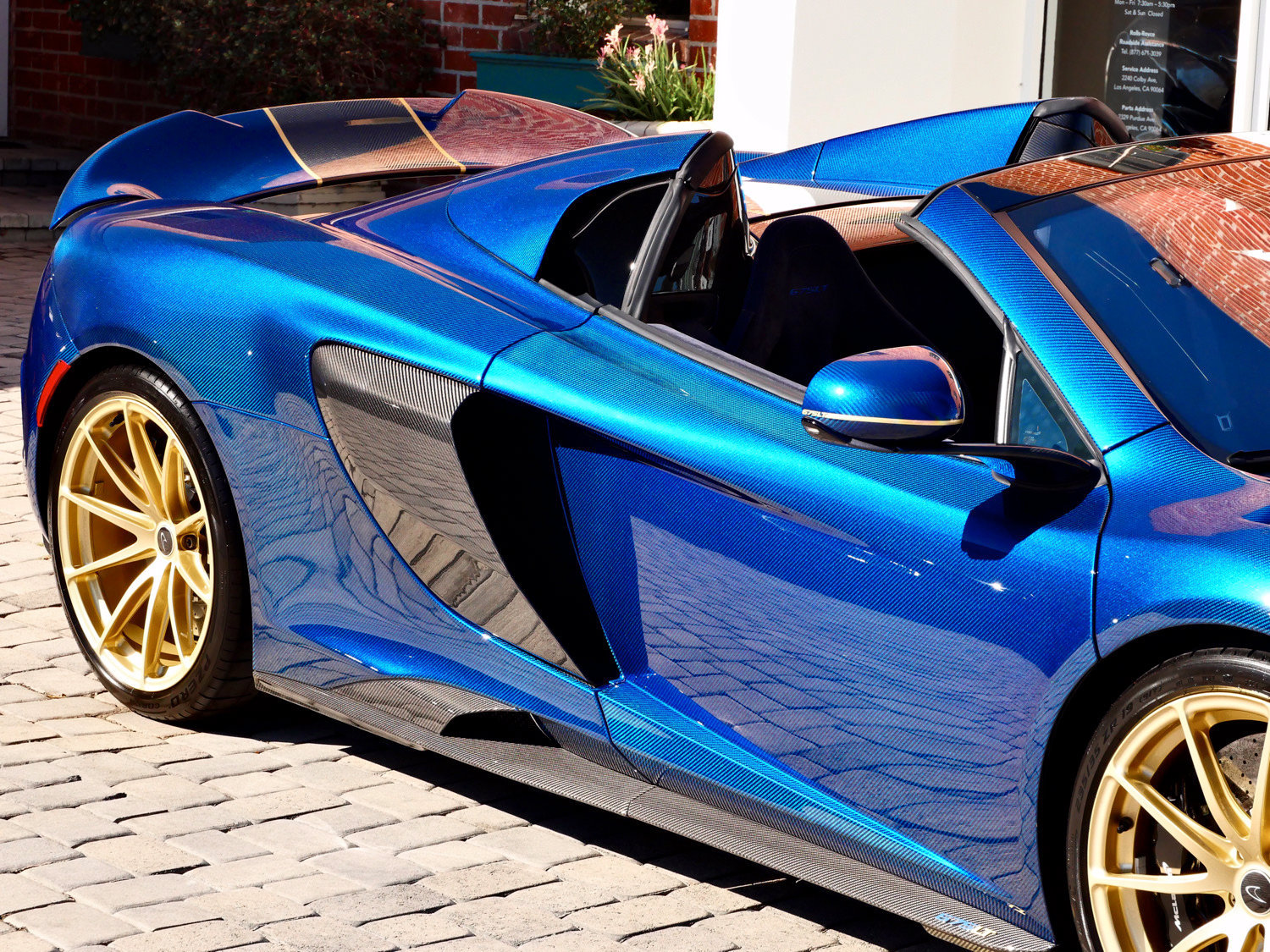 Used 2016 McLaren 675LT Spider photo 37