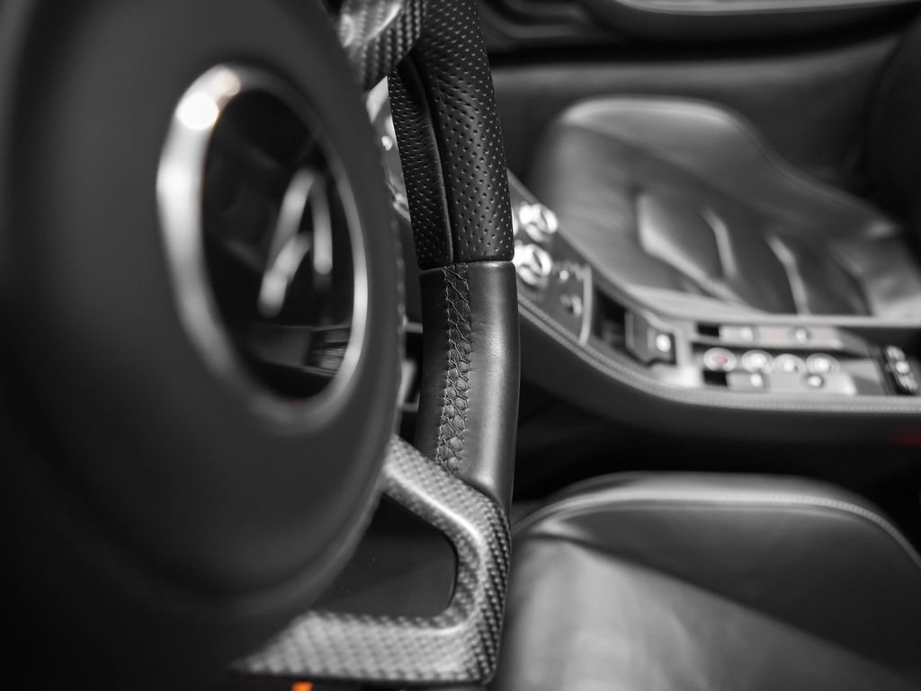 Used 2016 McLaren 675LT Spider photo 60