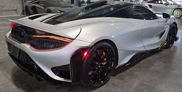 Used 2021 McLaren 765LT photo 2