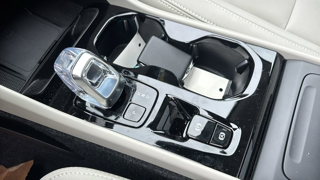 2026 Volvo Xc40 B5 Ultra