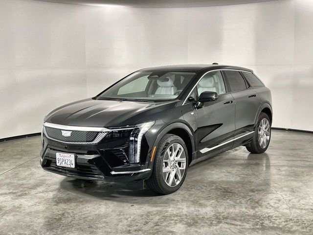 Used 2025 Cadillac Optiq Luxury 1