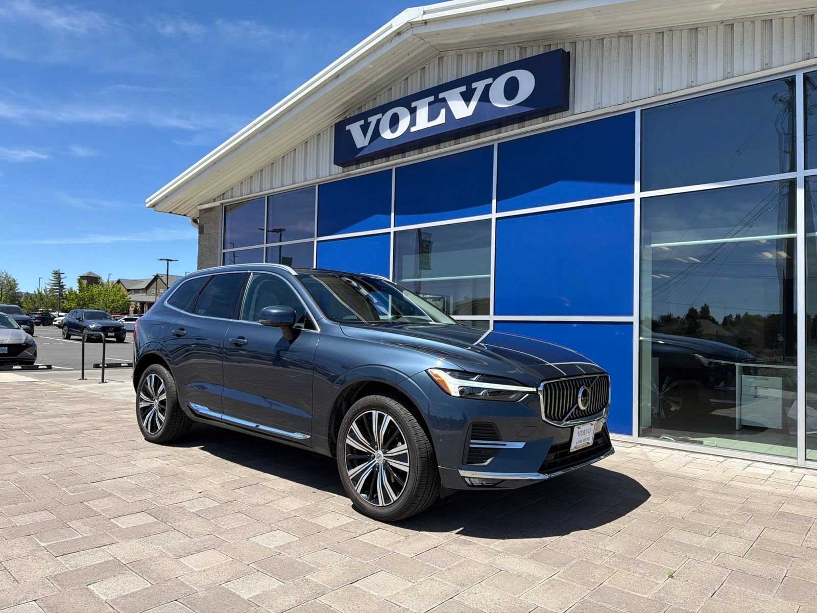 Used 2023 Volvo XC60 B5 Plus w/ Climate Package