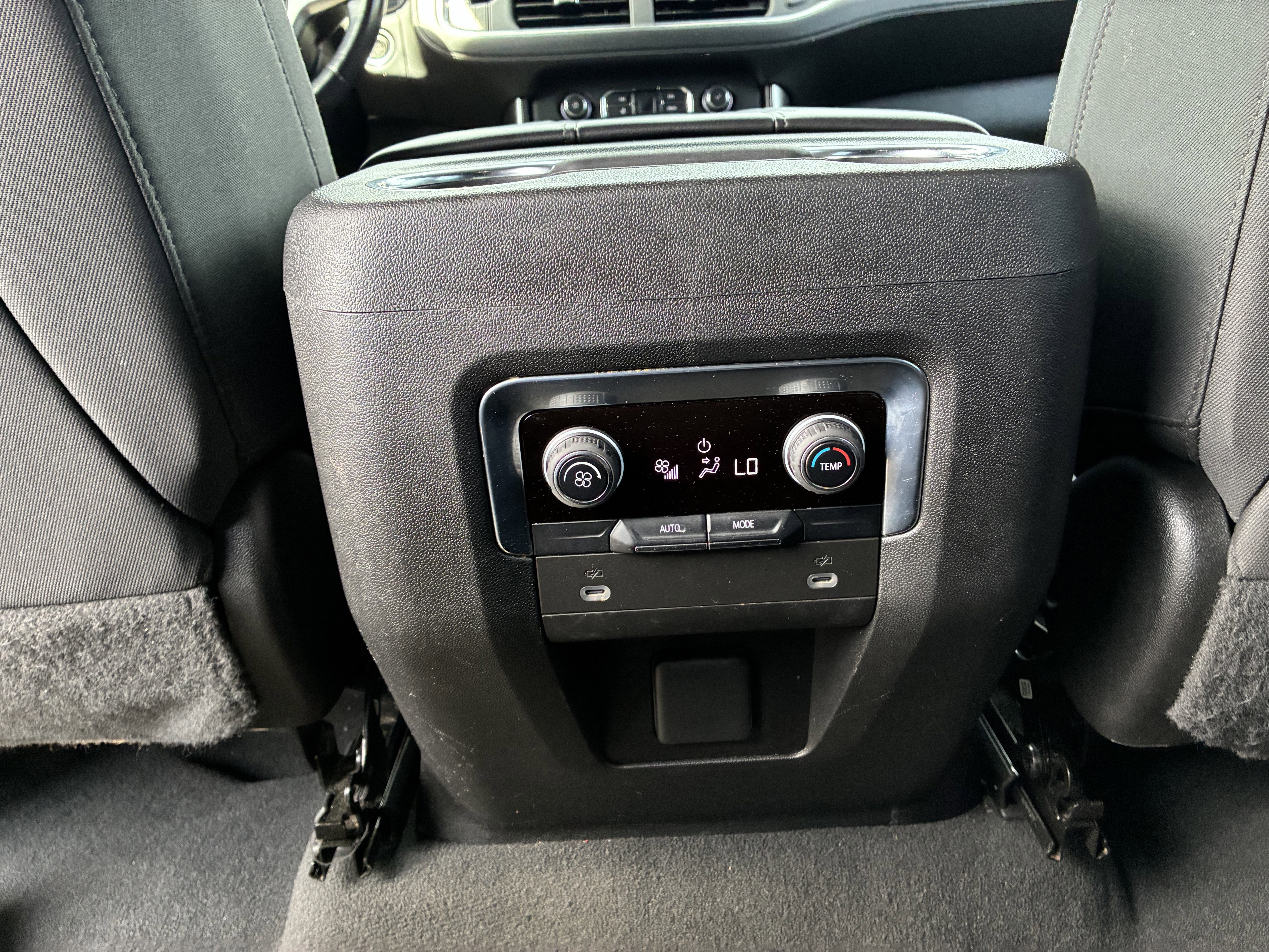 2022 Chevrolet Suburban LS