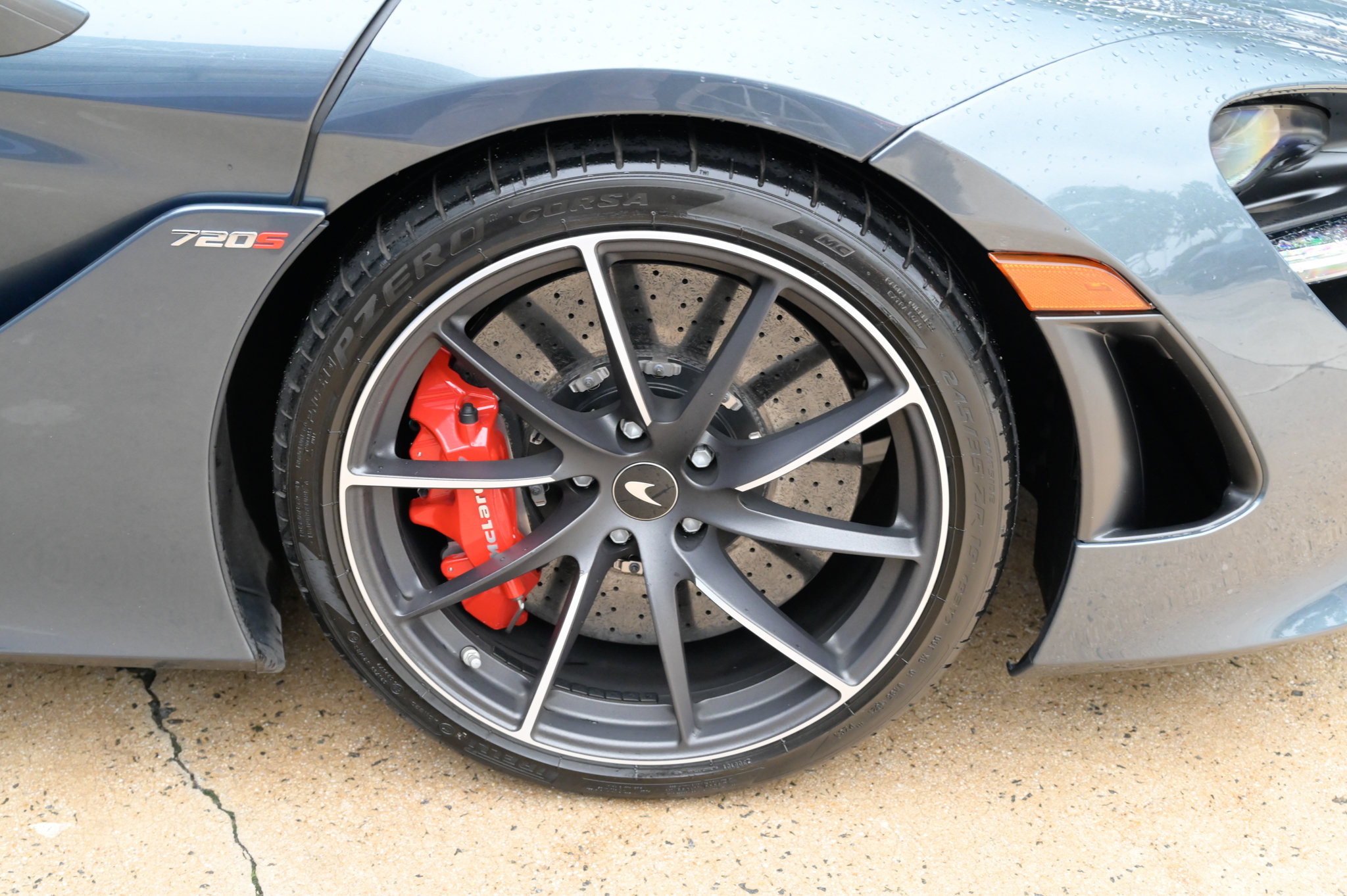 Used 2018 McLaren 720S Luxury photo 12