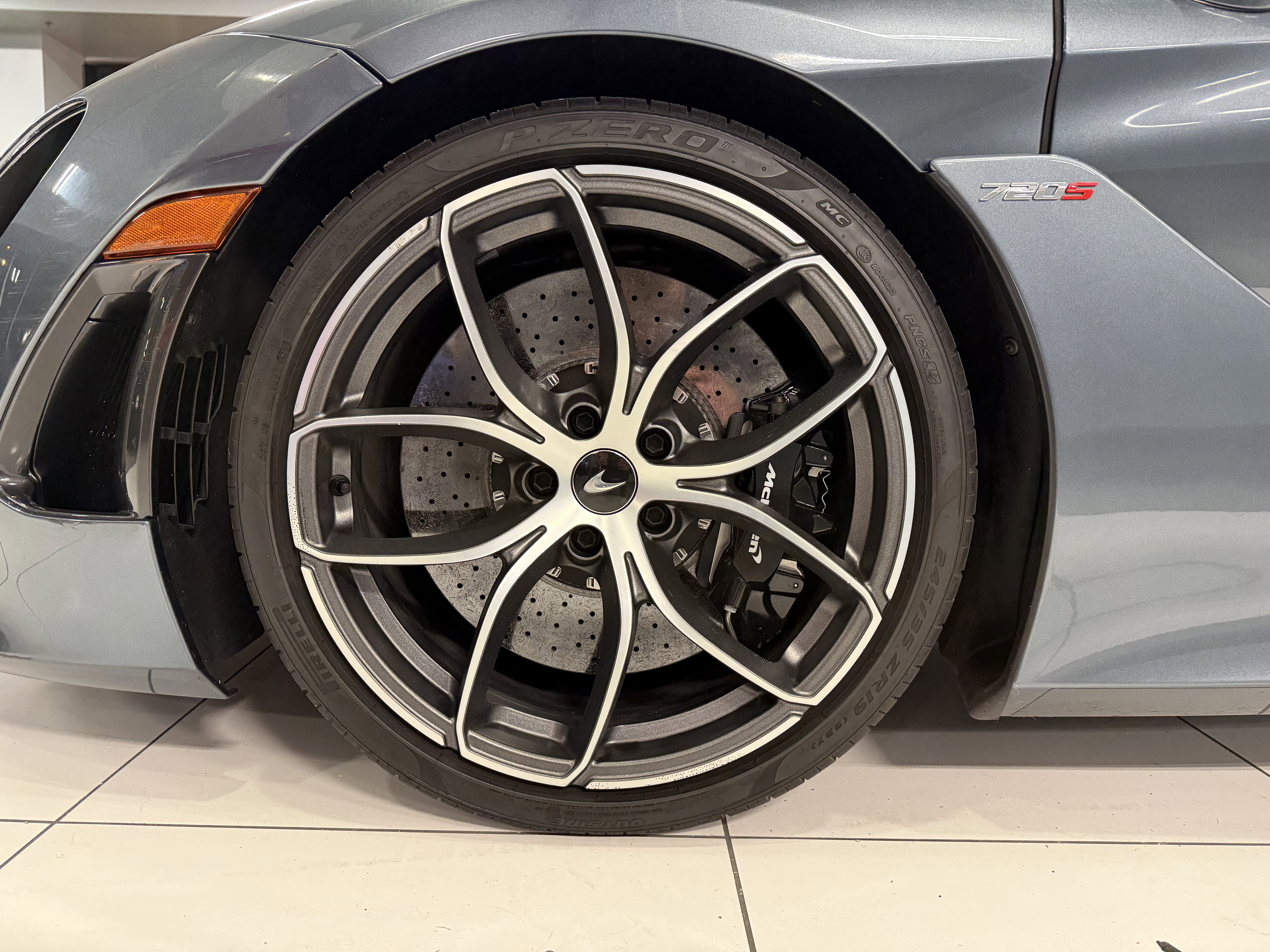 Used 2020 McLaren 720S Spider photo 19