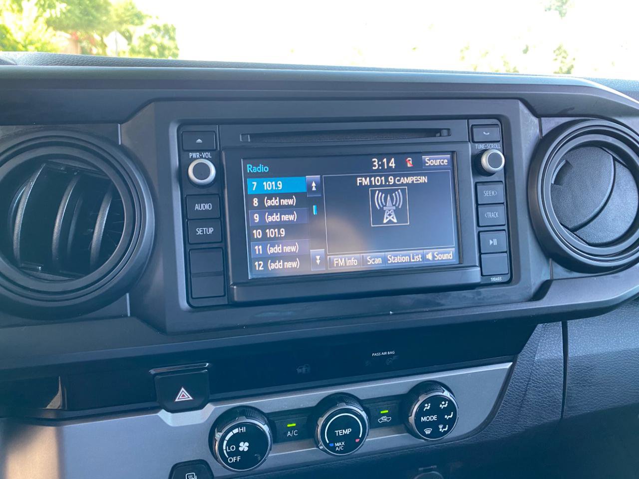 2018 Toyota Tacoma SR