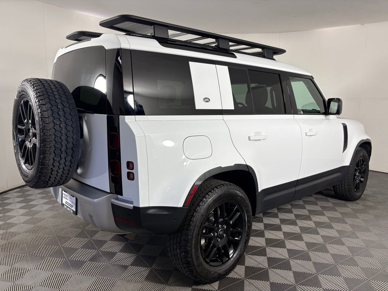 2024 Land Rover Defender 110 S