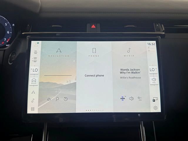 2026 Land Rover Range Rover Velar Dynamic SE