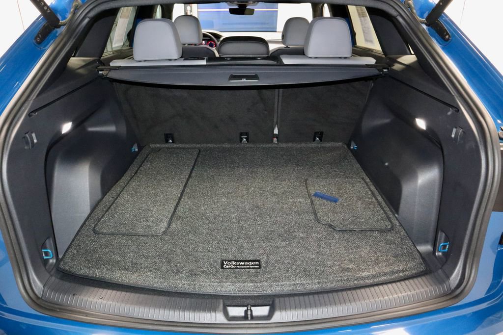 2025 Volkswagen Atlas Cross Sport SEL R-Line