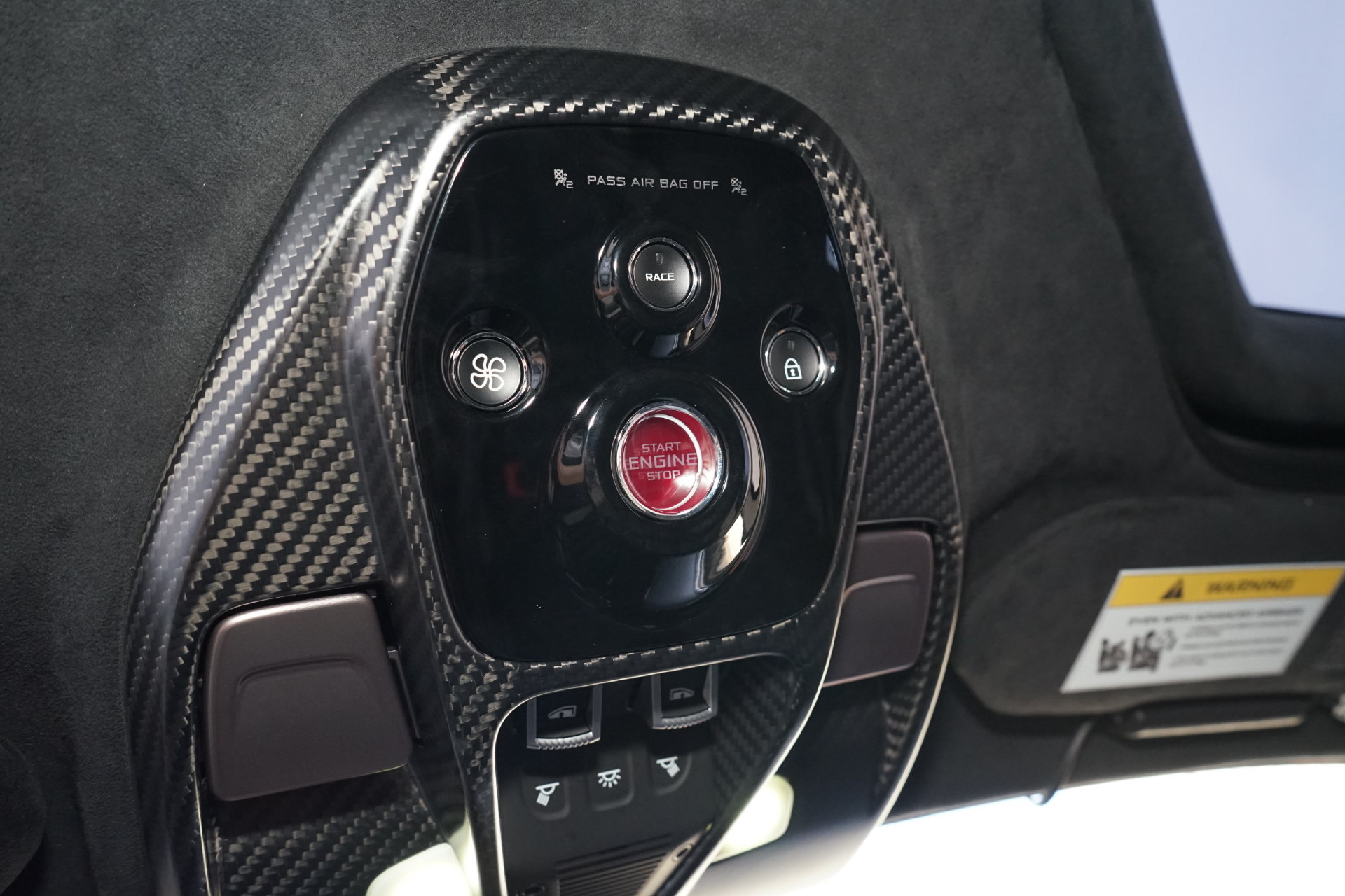 Used 2019 McLaren Senna photo 19