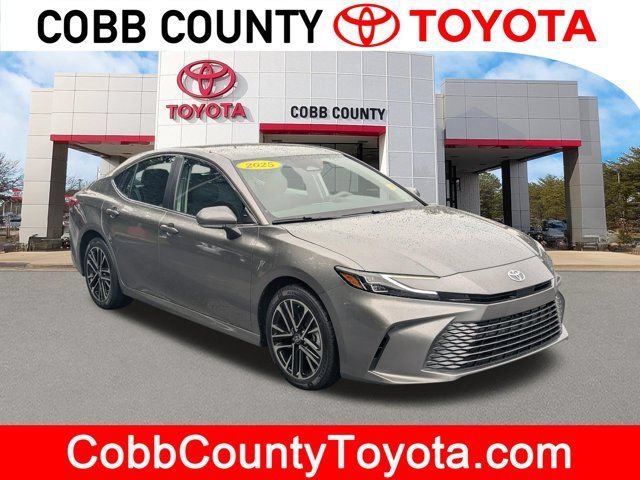 Used 2025 Toyota Camry XLE