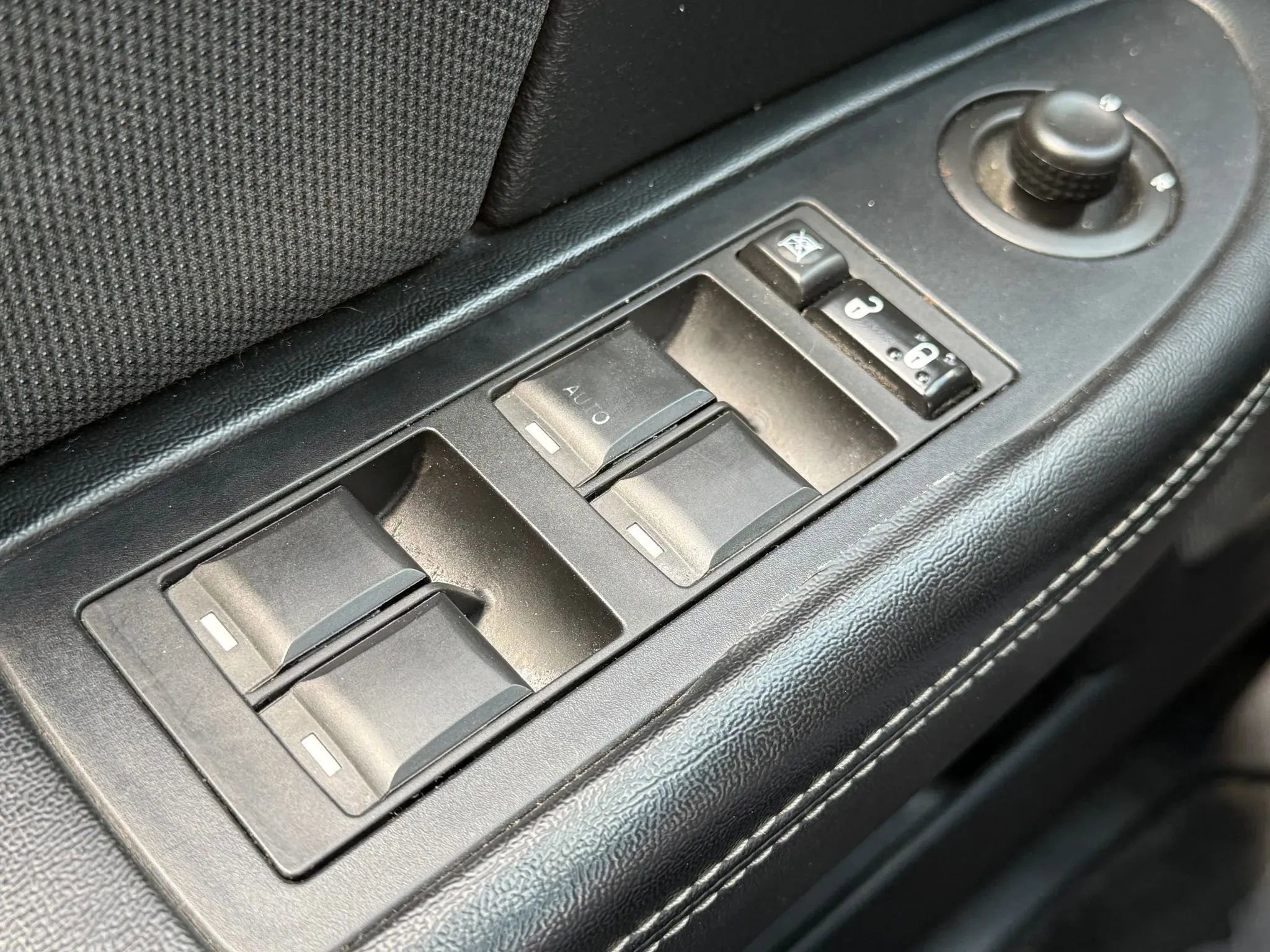 2012 Dodge Avenger SE