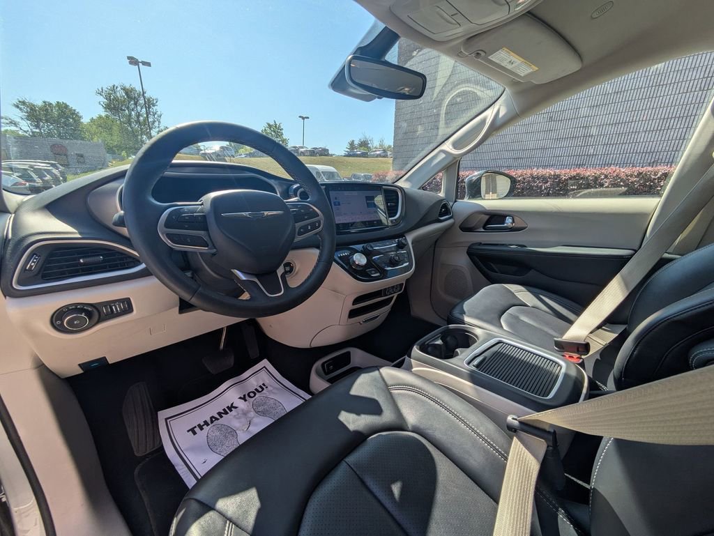 2024 Chrysler Pacifica Touring-L