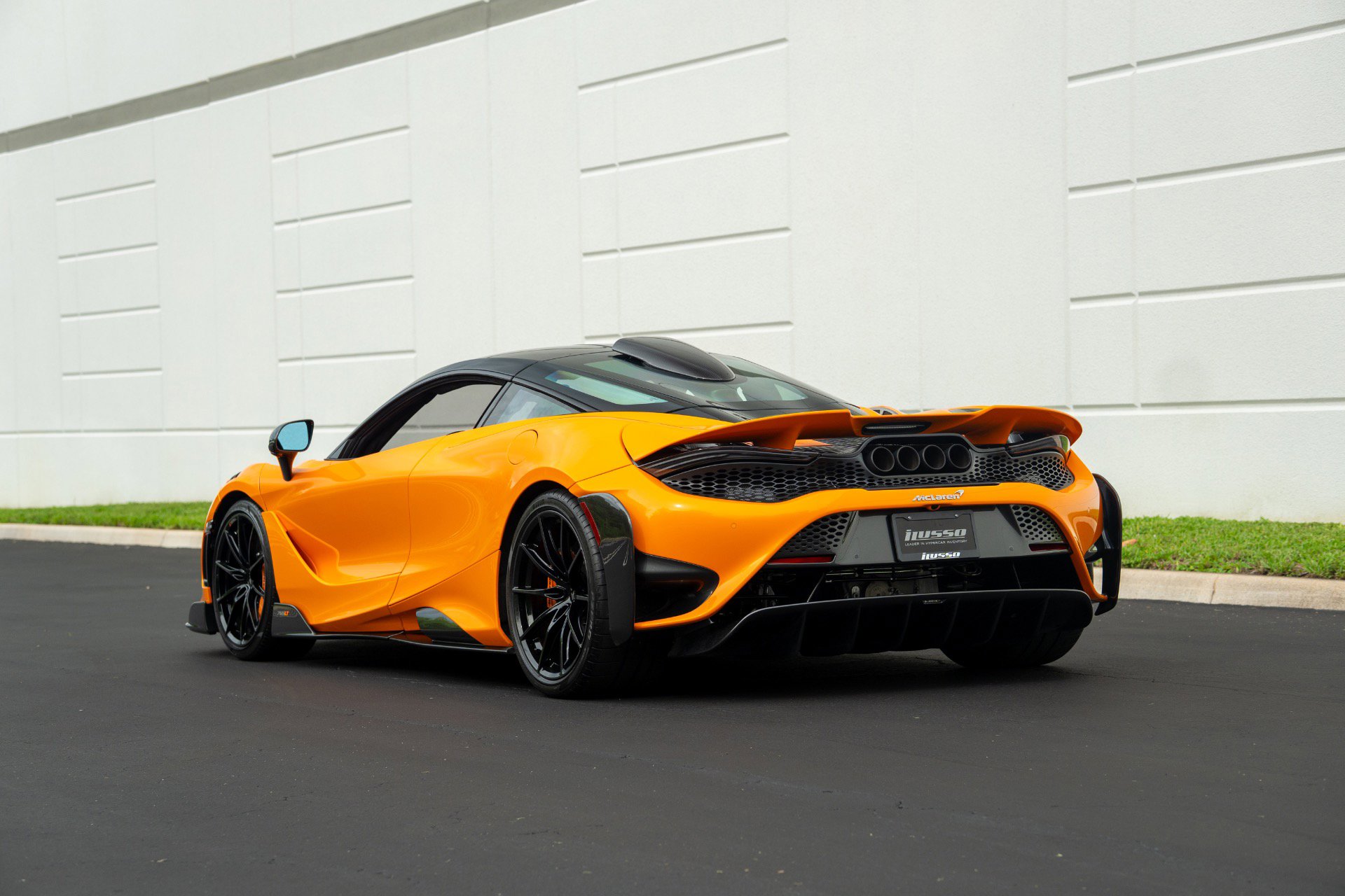 Used 2021 McLaren 765LT photo 30