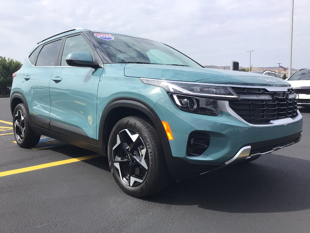 Used 2025 Kia Seltos EX