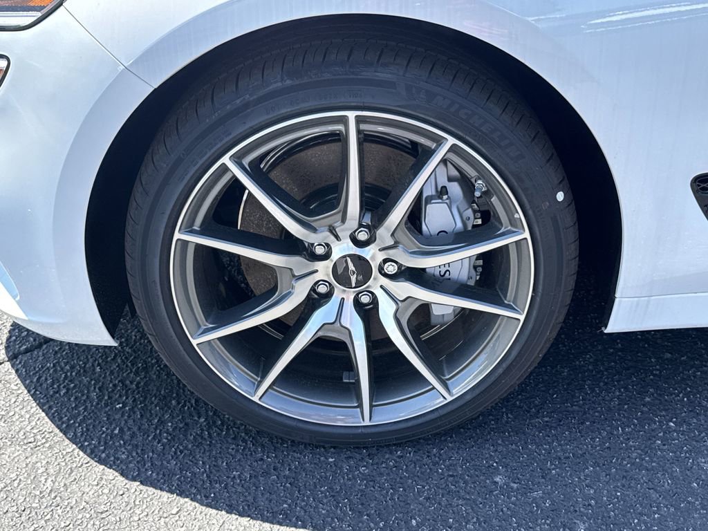 2025 Genesis G70 2.5T