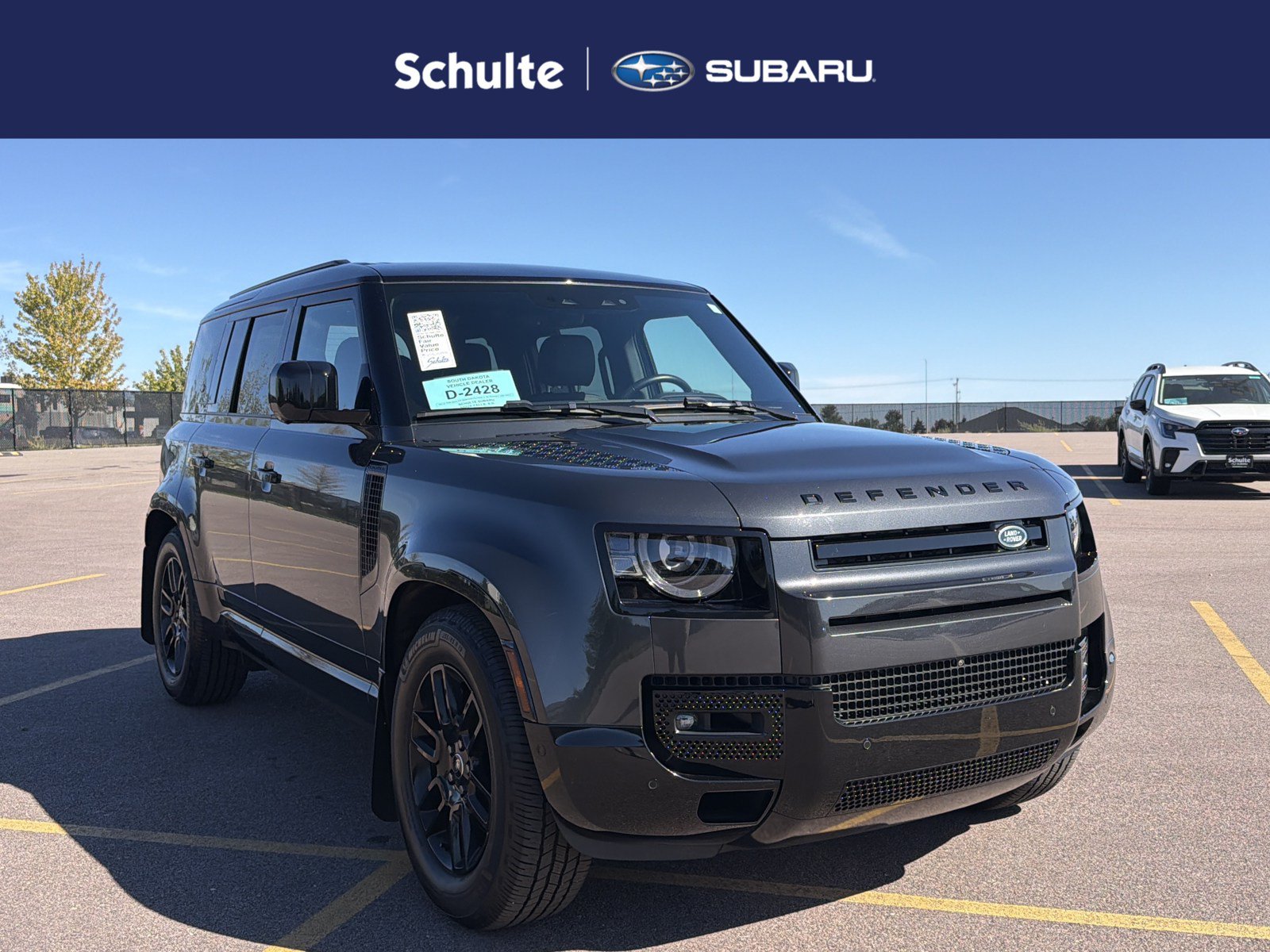 2024 Land Rover Defender P400 X-Dynamic SE