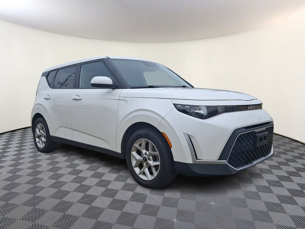 Certified 2023 Kia Soul LX w/ LX Technology Package