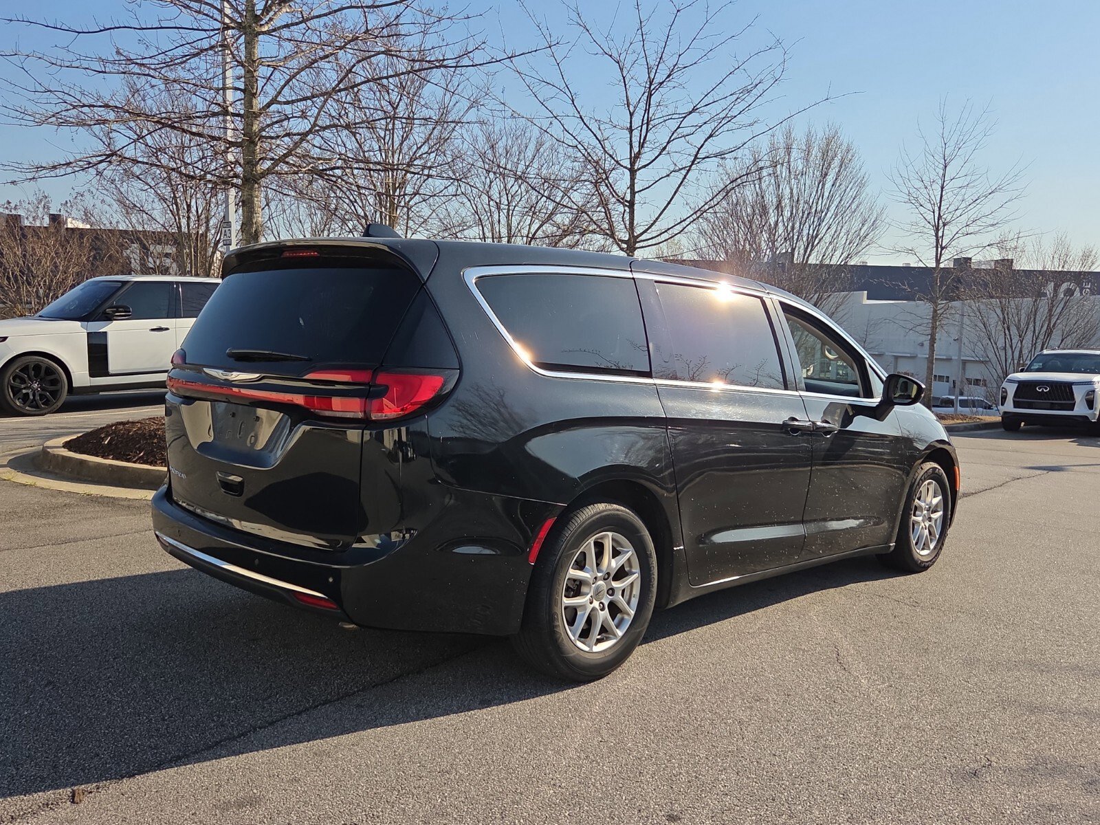 2023 Chrysler Pacifica Touring-L