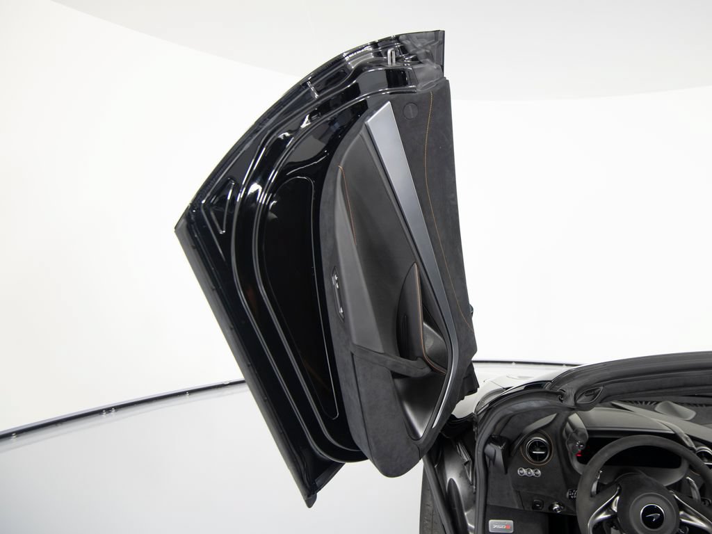 Used 2024 McLaren 750S Spider photo 11