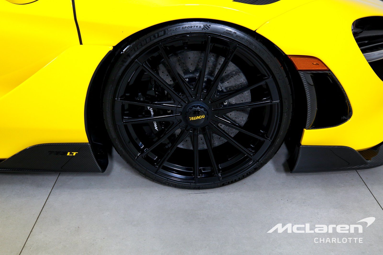 Used 2022 McLaren 765LT photo 27