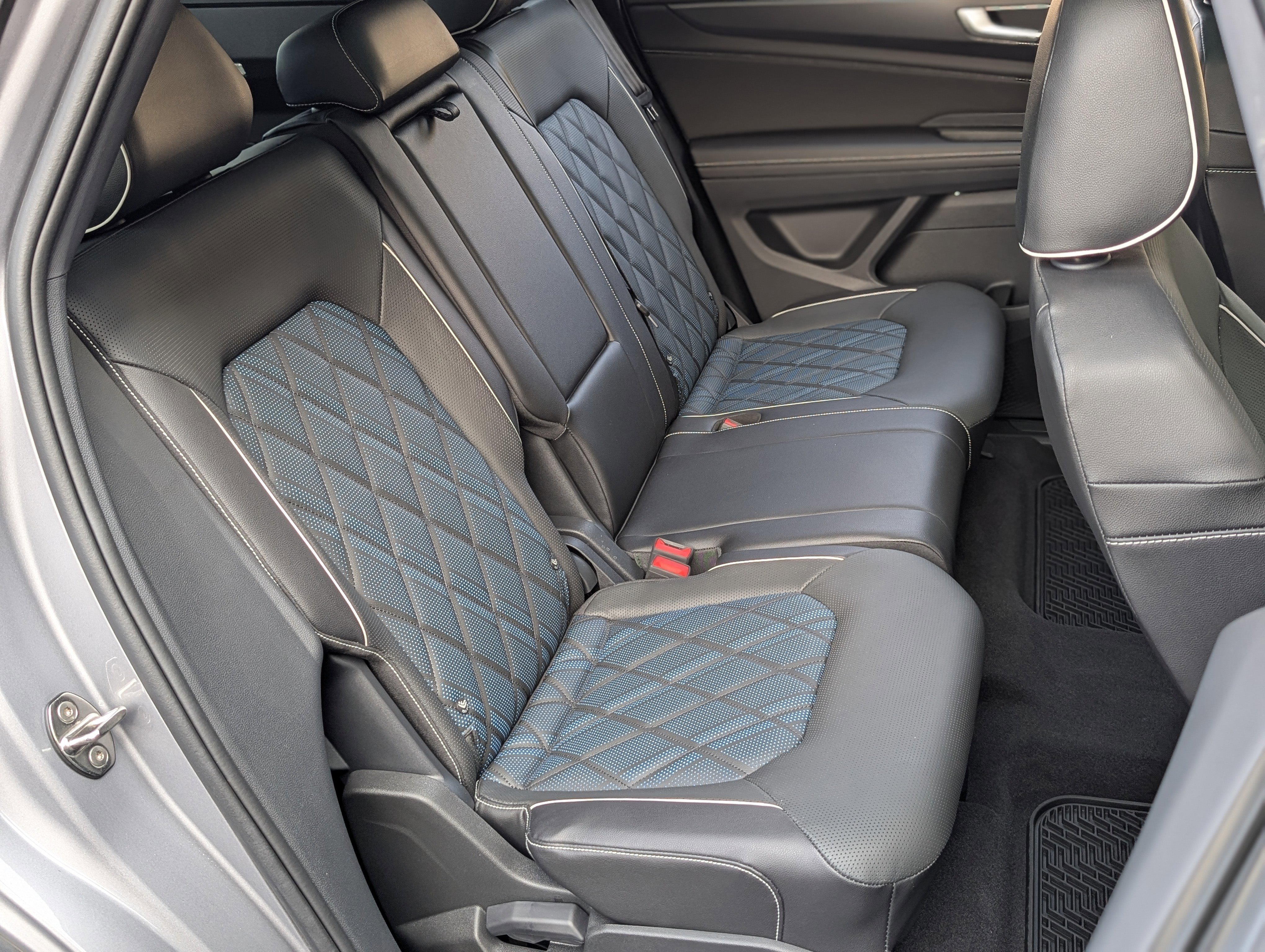 2024 Volkswagen Atlas Cross Sport SEL Premium R-Line