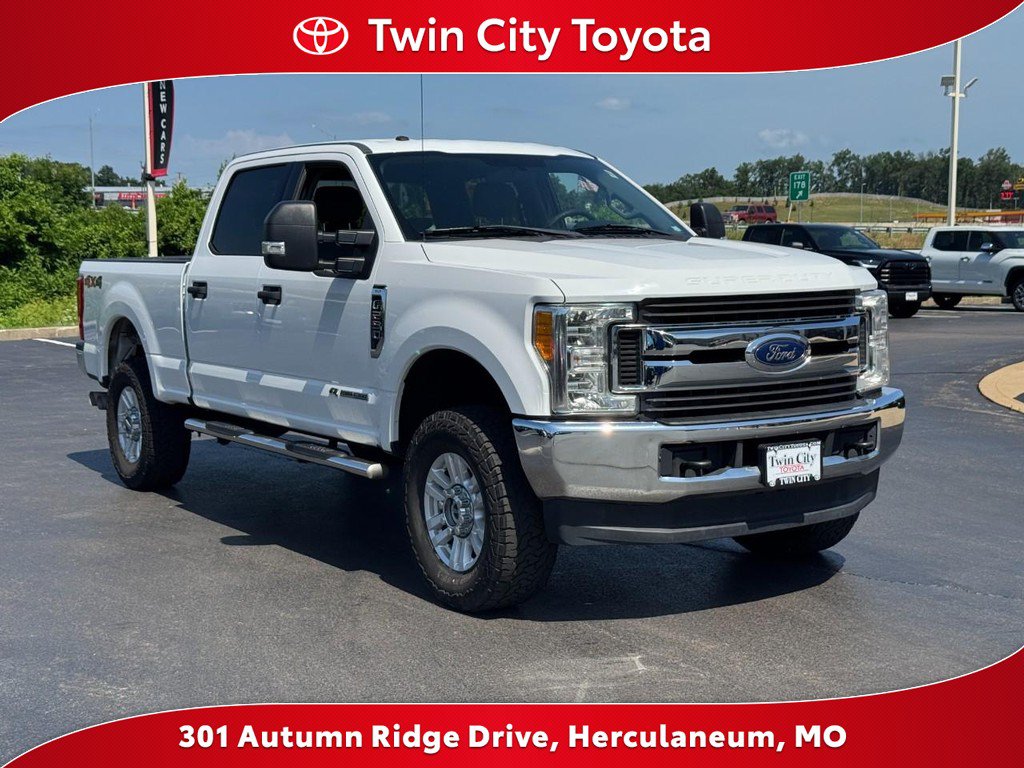 2017 Ford Super Duty F-250 SRW Lariat 4WD Crew Cab 8' Box for sale in Herculaneum, MO