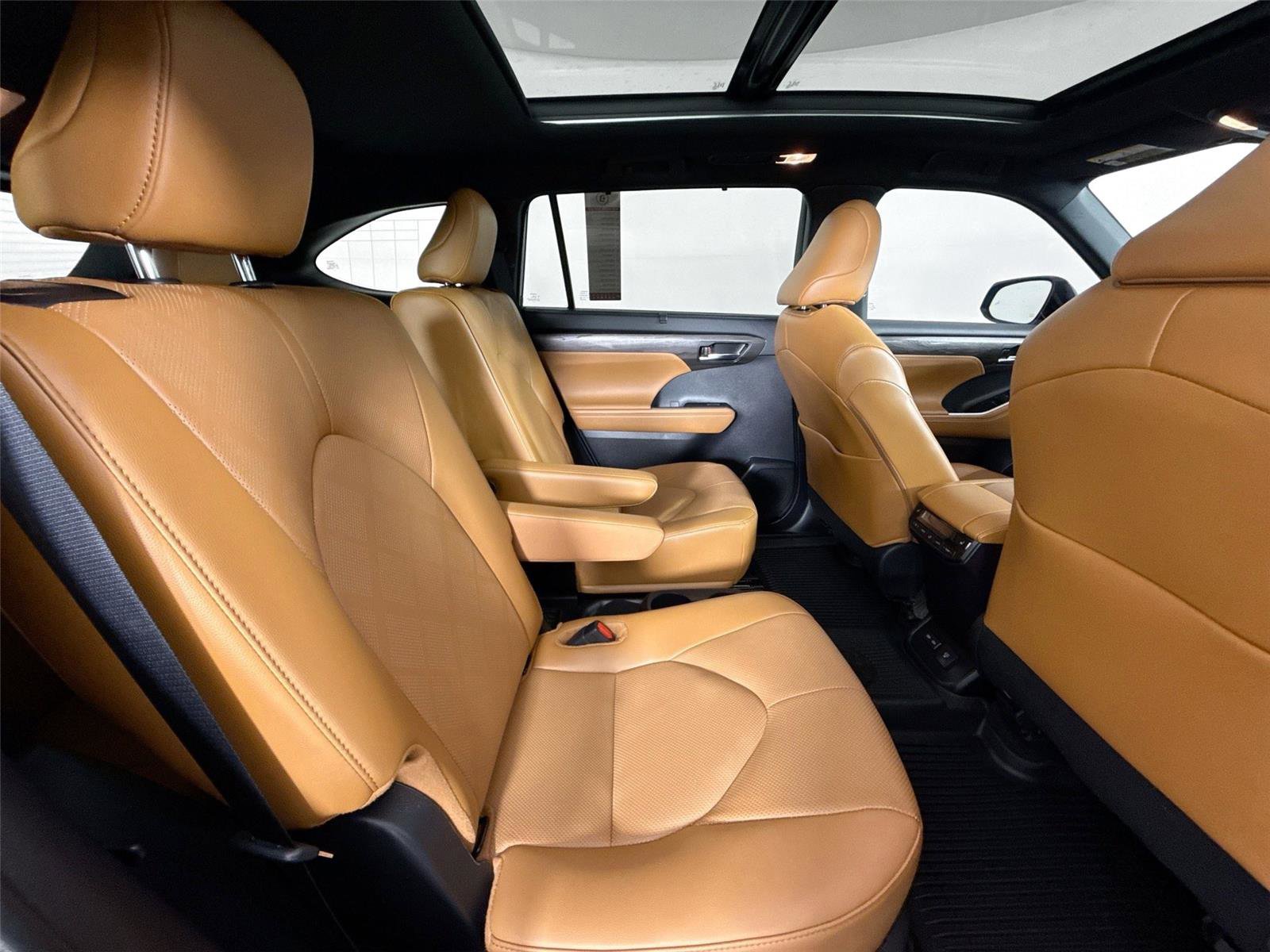 2024 Toyota Highlander Platinum