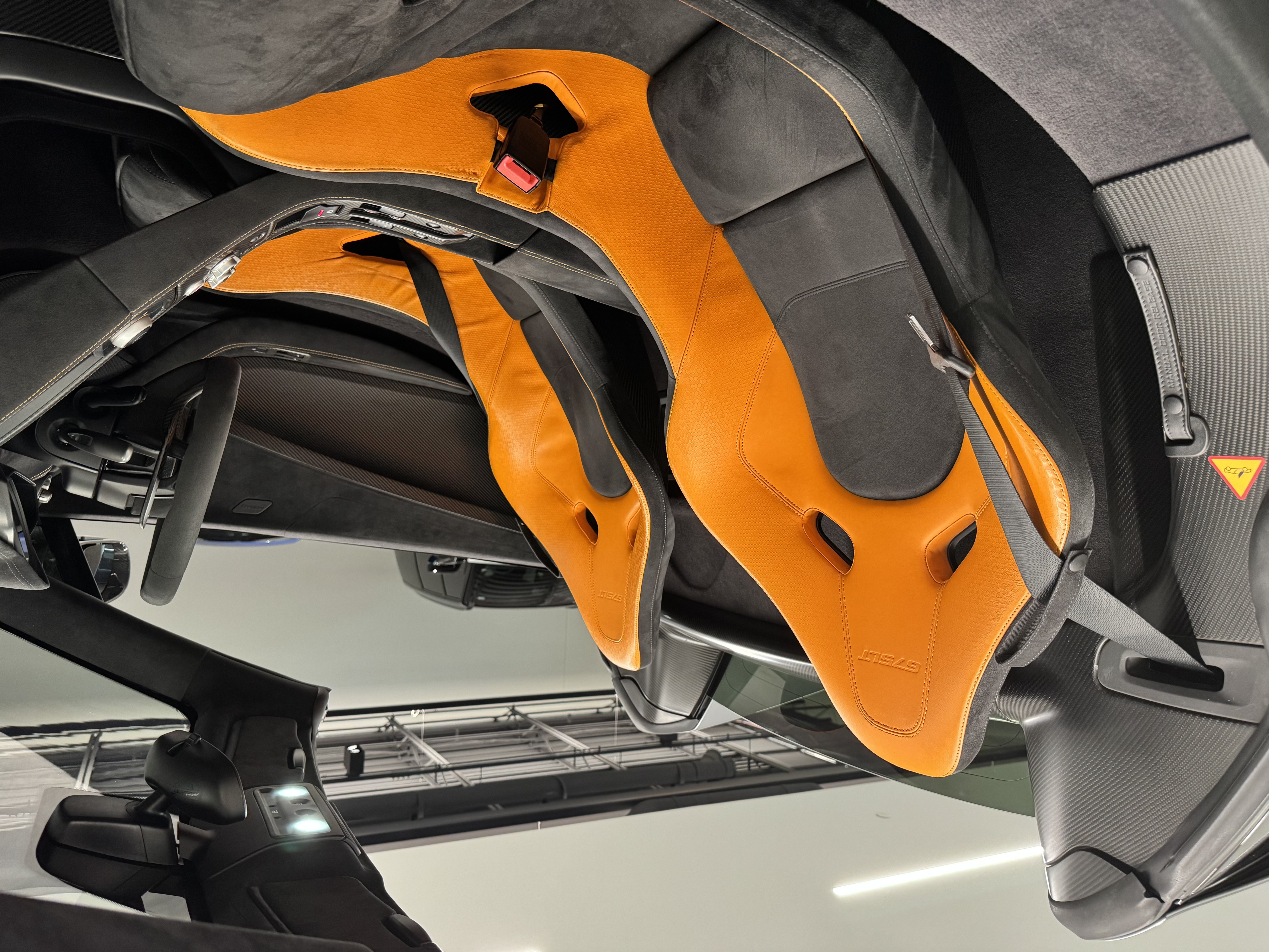 Used 2016 McLaren 675LT Spider photo 7