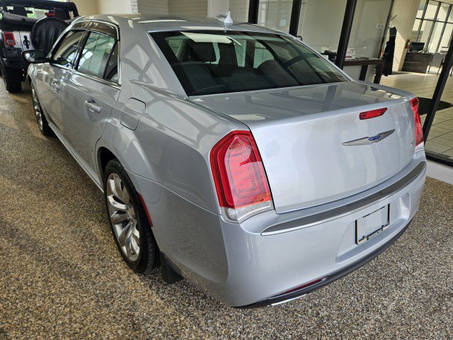 2019 Chrysler 300 Touring