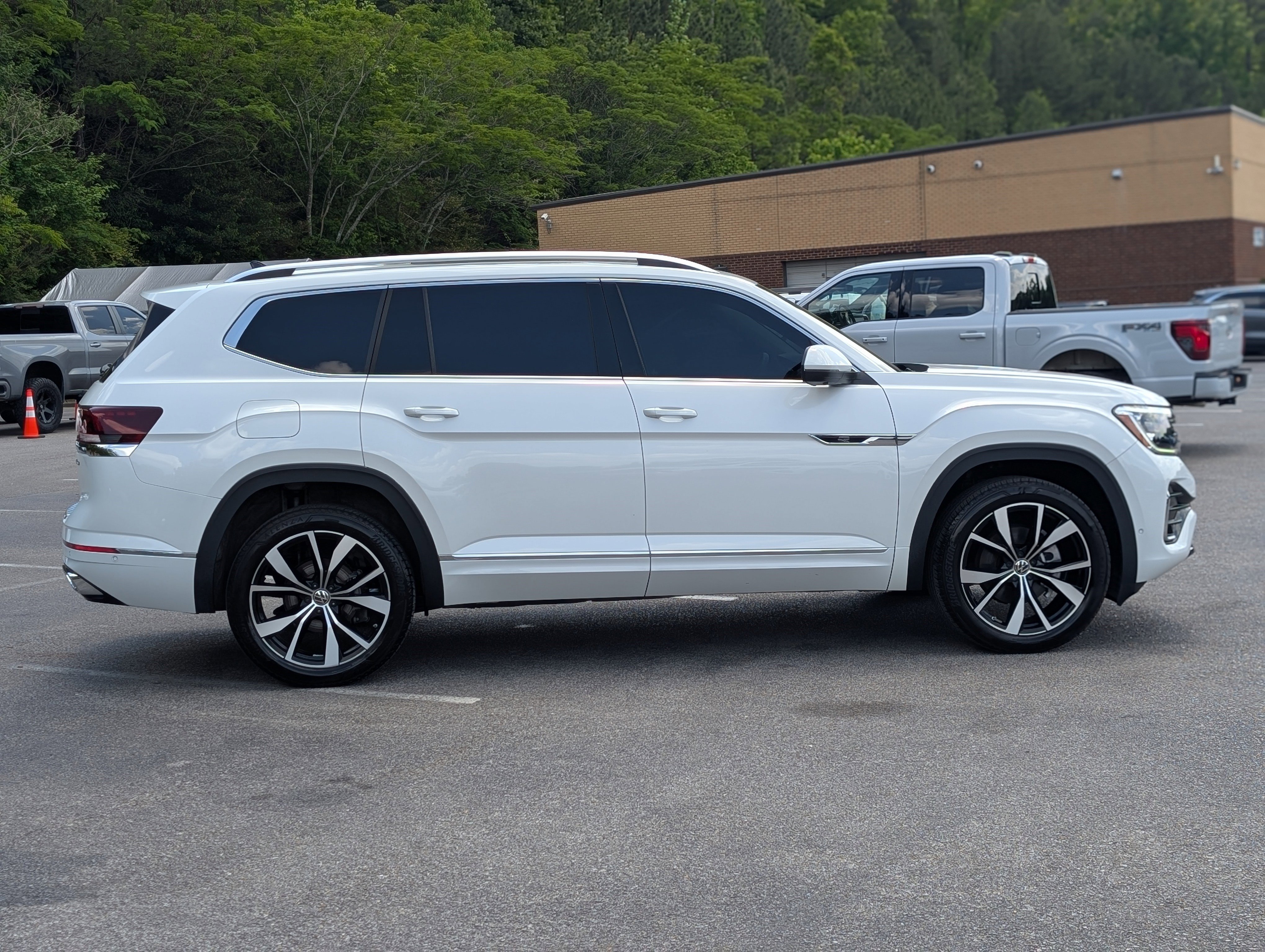 2024 Volkswagen Atlas SEL Premium R-Line