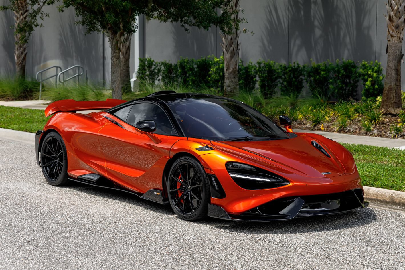 Used 2021 McLaren 765LT photo 21