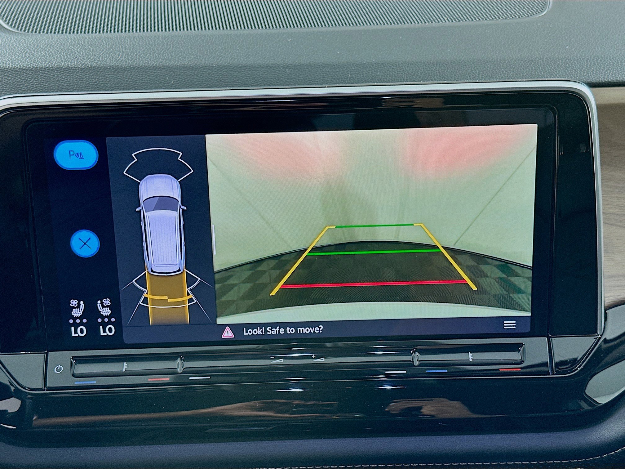 2025 Volkswagen Atlas SE