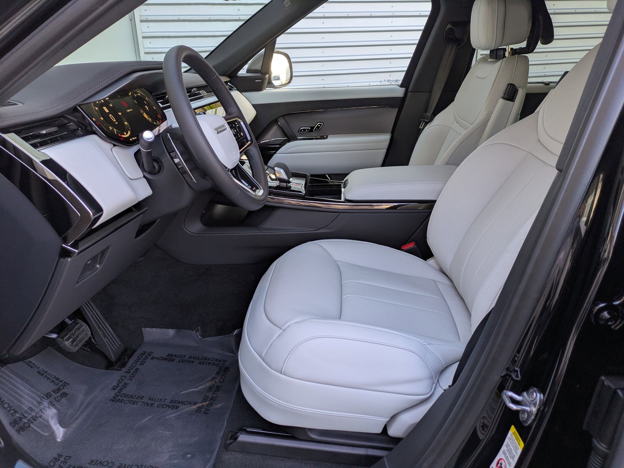 2026 Land Rover Range Rover Sport SE