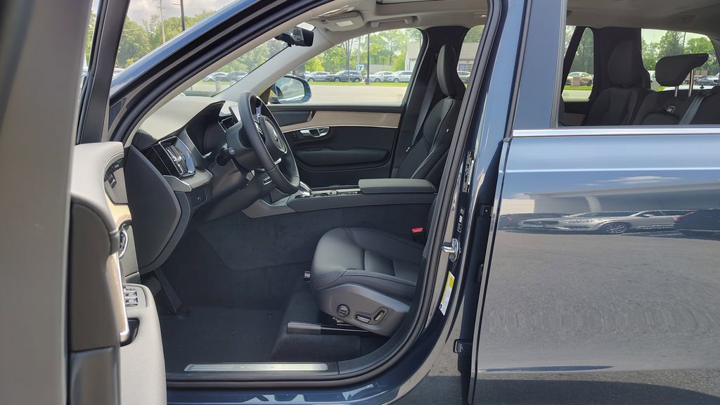 2026 Volvo Xc90 B6 Plus